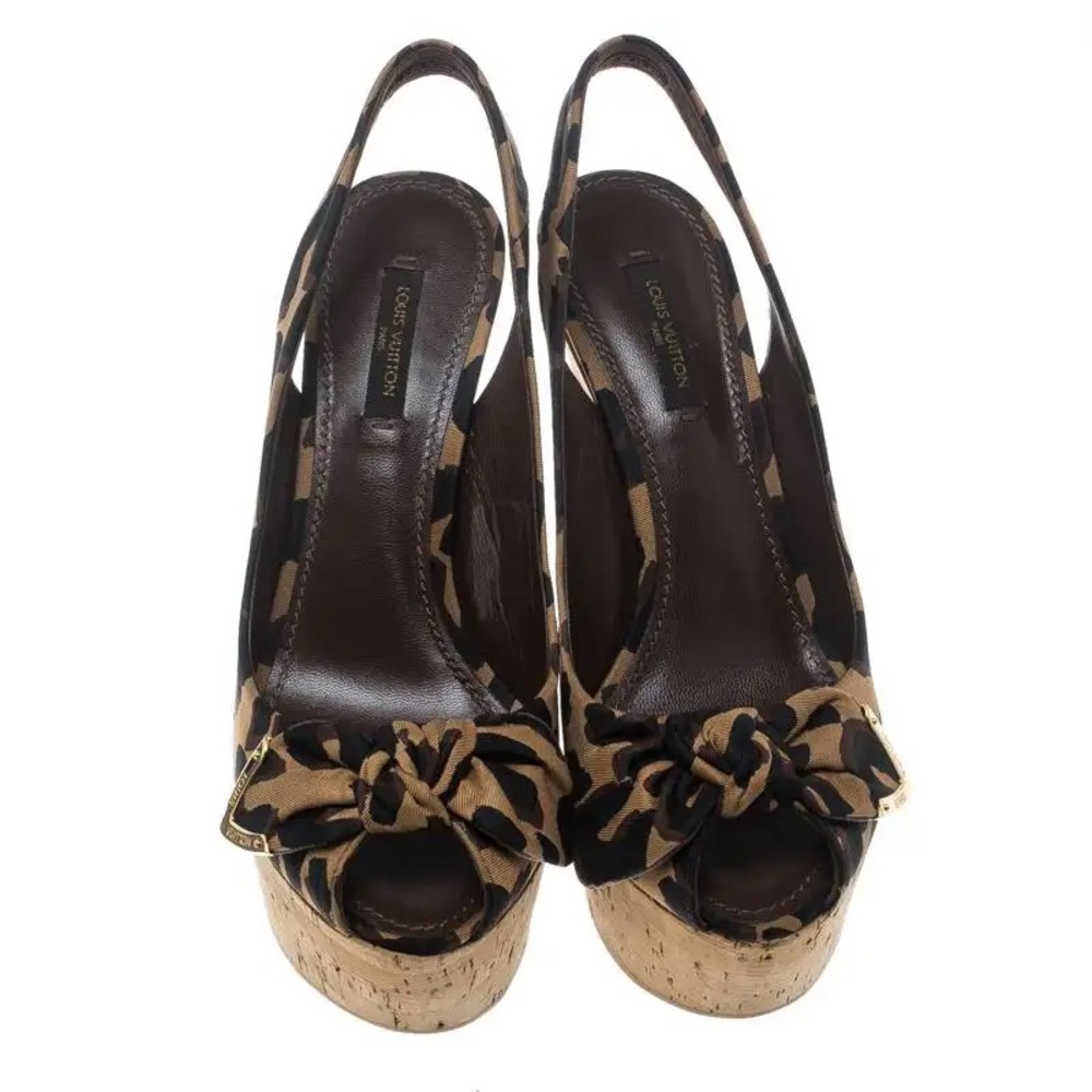 LOUIS VUITTON Brown Leopard Print Silk and Cork Stephen Sprouse Savanna Peep-To
